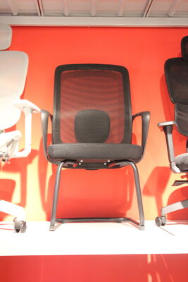 ราคาดี ยืนหลังสํานักงานสีดํา เก้าอี้หมุนผ้าที่หายใจ ความจุหนักสูงสุด 150 กิโลกรัม เพิ่มความสะดวกสบายในช่วงเวลาทํางานที่ยาวนาน ออนไลน์